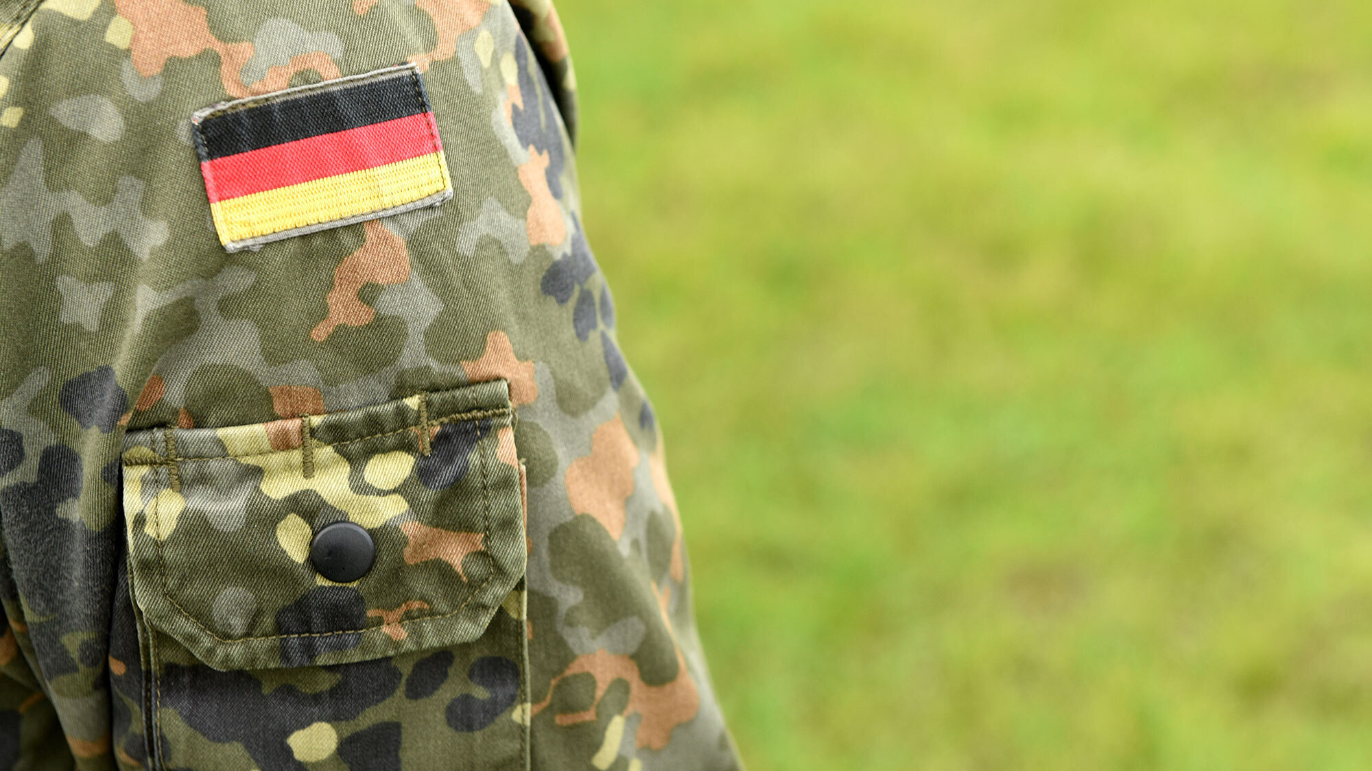 Bundeswehr: Army Jacke mit Deutschland-Flagge