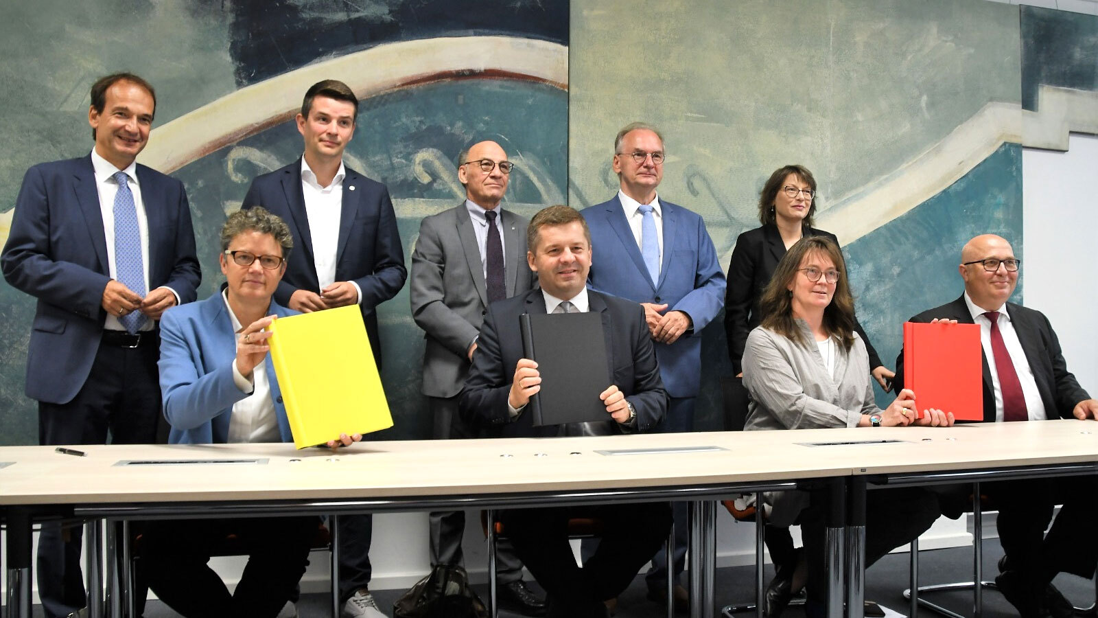 Sachsen-Anhalt: Koalitionsvertrag wurde von CDU, SPD und FDP unterschrieben