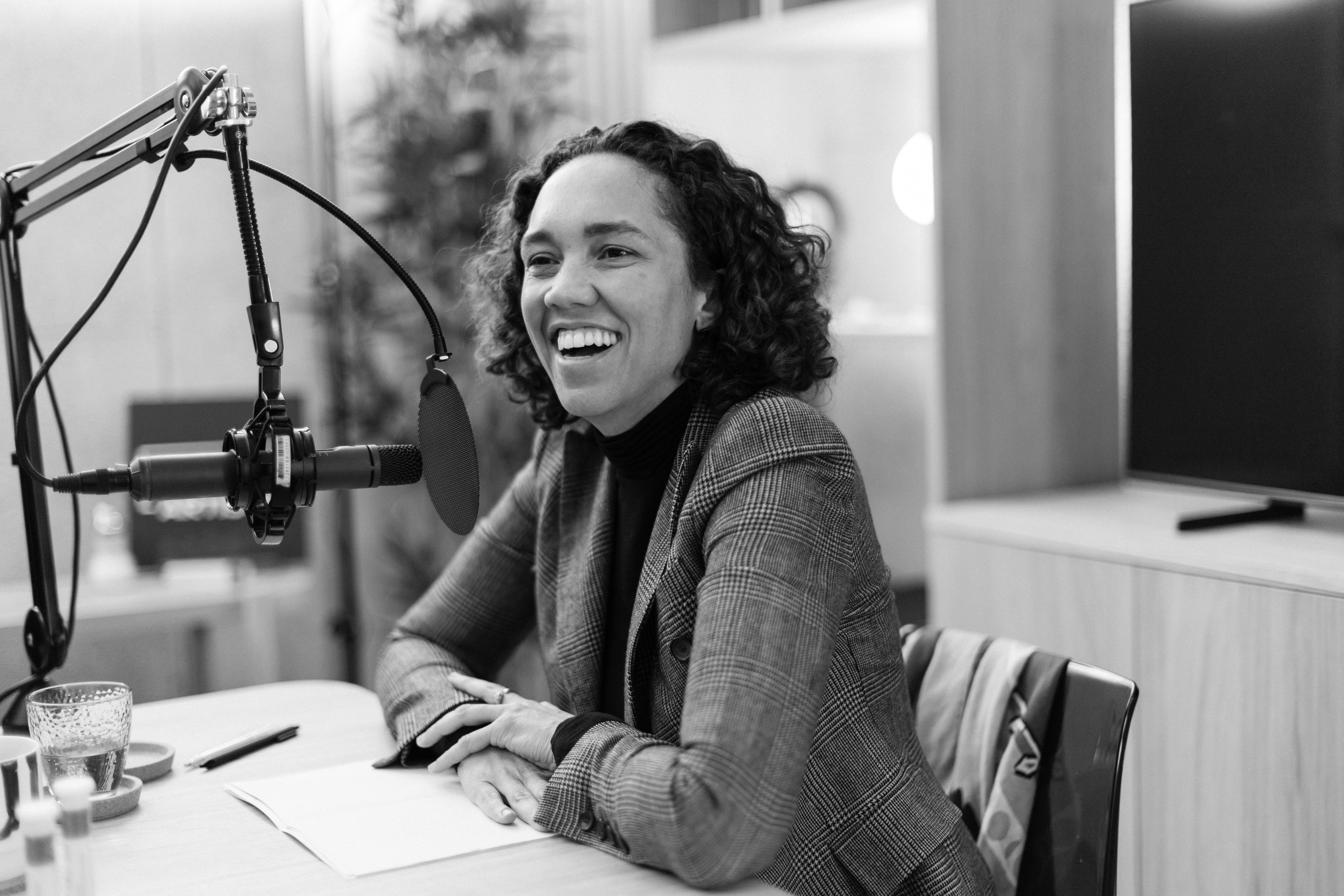 Nicole Büttner im Podcast-Studio. 