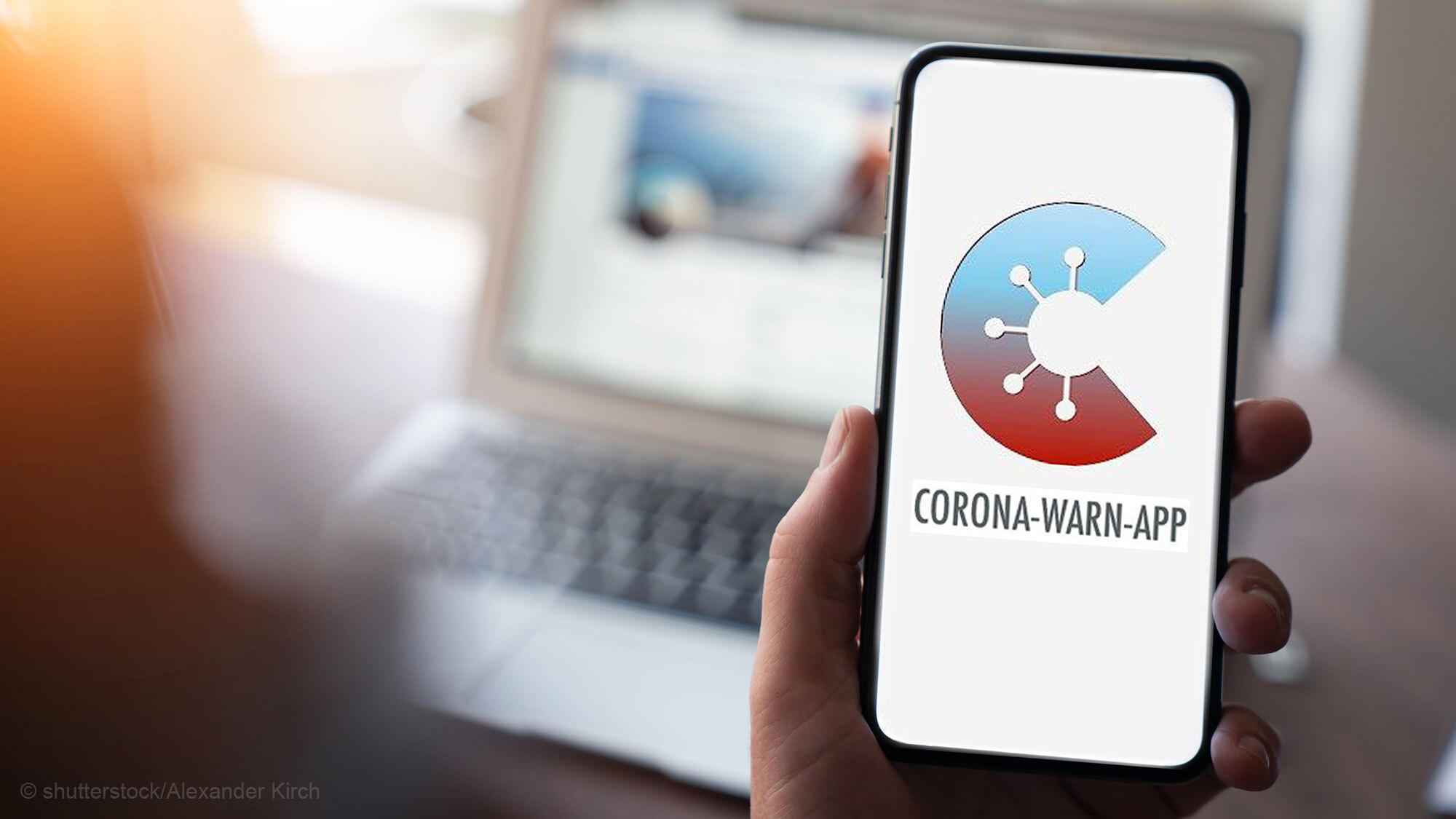 Corona-Warn-App, Handy, Menschen