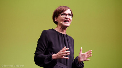 Bettina Stark-Watzinger, FDP-Präsidiumsmitglied und Bundesbildungsministerin, auf der Bühne beim Dreikönigstreffen der Freien Demokraten 2023