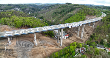 Talbrücke Rahmede kurz vor der Sprengung