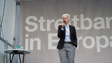 Marie-Agnes Strack-Zimmermann beim Wahlkampfauftakt in Hambrug 2024. 