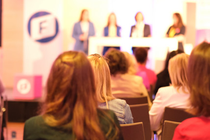 Podiumsdikussion Frauen. 