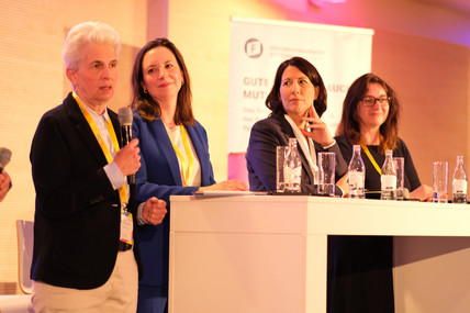 Podiumsdikussion Frauen. 