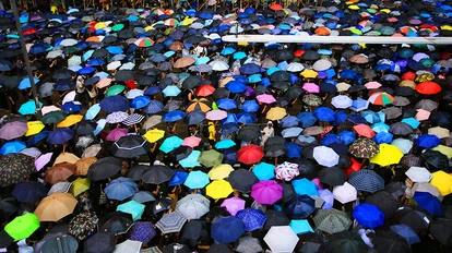 Bürgerrechte: Demonstration, Regenschirme