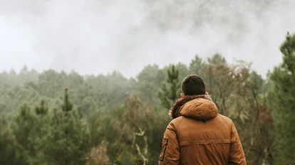 Klima: Mensch steht in der Natur