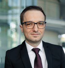 Benjamin Strasser BuVo quadratisch