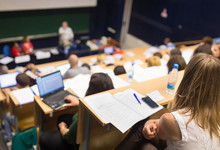 Hochschule: Universität, Vorlesung, Studierende