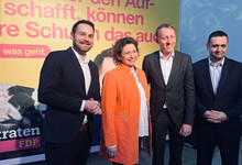 v.l.n.r.: Thore Schäck, Nicola Beer, Hauke Hilz und Bijan Djir-Sarai