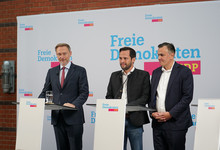 Christian Lindner, Martin Hagen und Stefan Naas am Tag nach der Wahl