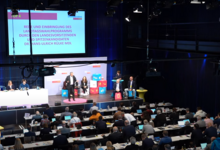 Hans-Ulrich Rülke auf der Bühne beim Landesparteitag. 