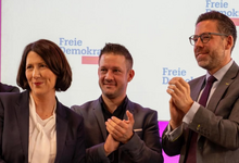 Daniela Schmitt, Steven Wink, Philipp Fernis auf dem Landesparteitag 2025.