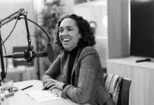 Nicole Büttner im Podcast-Studio. 