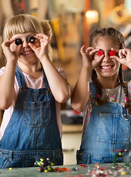 Bildung: Kinder spielen 