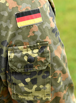Verteidigung: Bundeswehr, Jacke, Deutschlandfahne