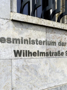 Das Bundesfinanzministerium in Berlin. Bild: nitpicker / Shutterstock.com