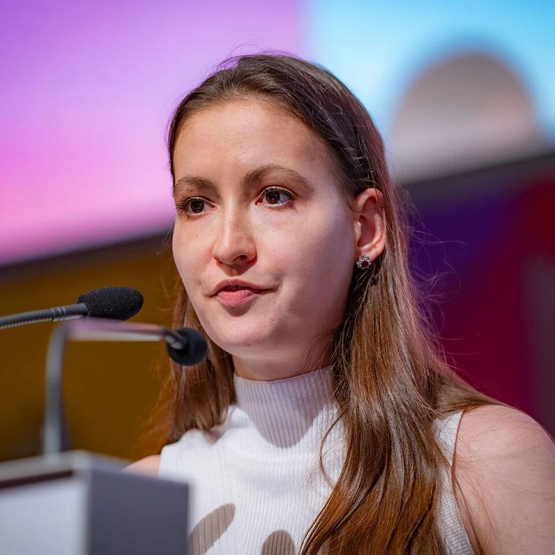 Julia Hehl