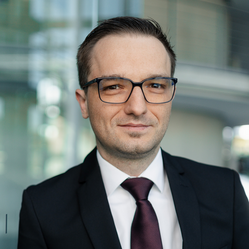 Benjamin Strasser BuVo quadratisch