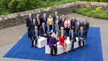 Familienfoto aufgenommen im Rahmen des Treffens der G7-FinanzministerInnen in Koenigswinter