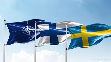 Flaggen von Finnland, Schweden und der NATO