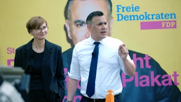 Stefan Naas, Spitzenkandidat der FDP Hessen, und Bettina Stark-Watzinger, FDP-Landeschefin, bei der Kampagnenvorstellung der Freien Demokraten