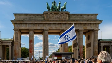 Israel-Flagge vor Brandenburger Tor