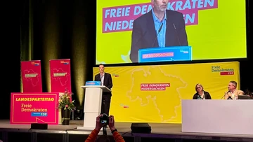 Christian Dürr auf der Bühne. 