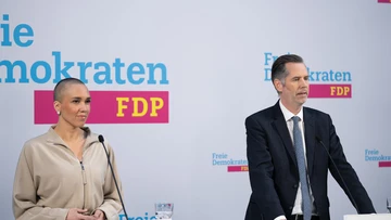 Nicole Büttner und Christian Dürr auf der Pressekonferenz. 