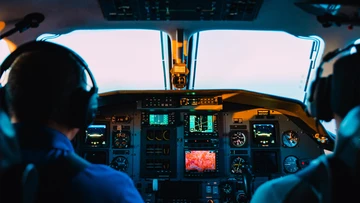 Piloten im Cockpit